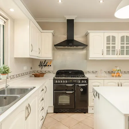 Mia - Luxury Near Loule Almancil